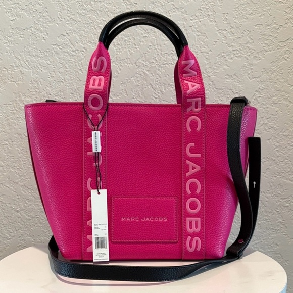 Marc Jacobs Vibrant Pink Tote NWT - Picture 1 of 7
